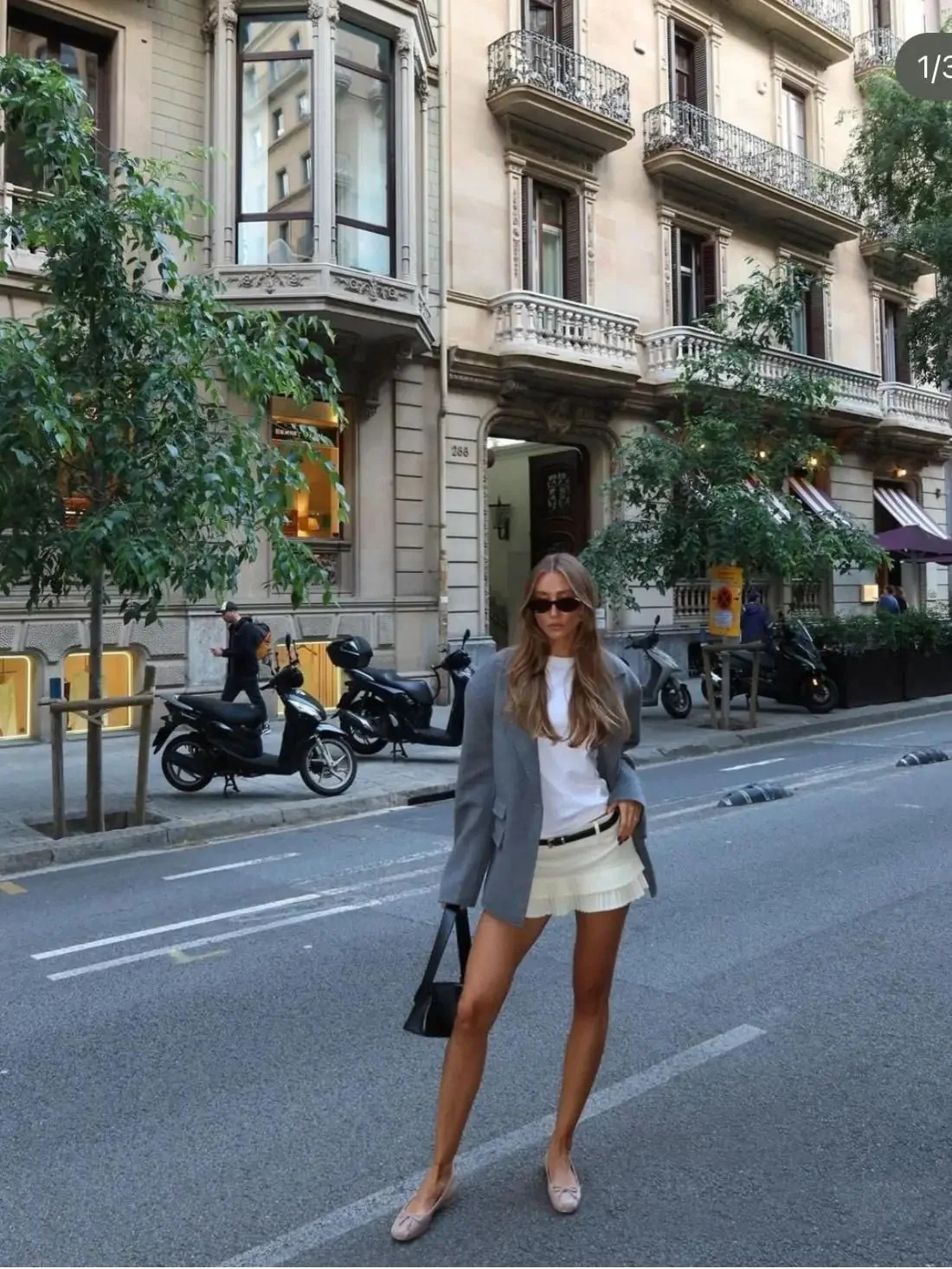 Bella Low-Waist Pleated Mini Skirt - Image 3